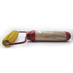 גלגילית עץ לעיסוי